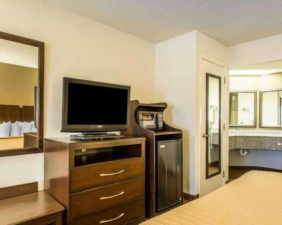 Quality Inn & Suites Near Панама-Сити Экстерьер фото