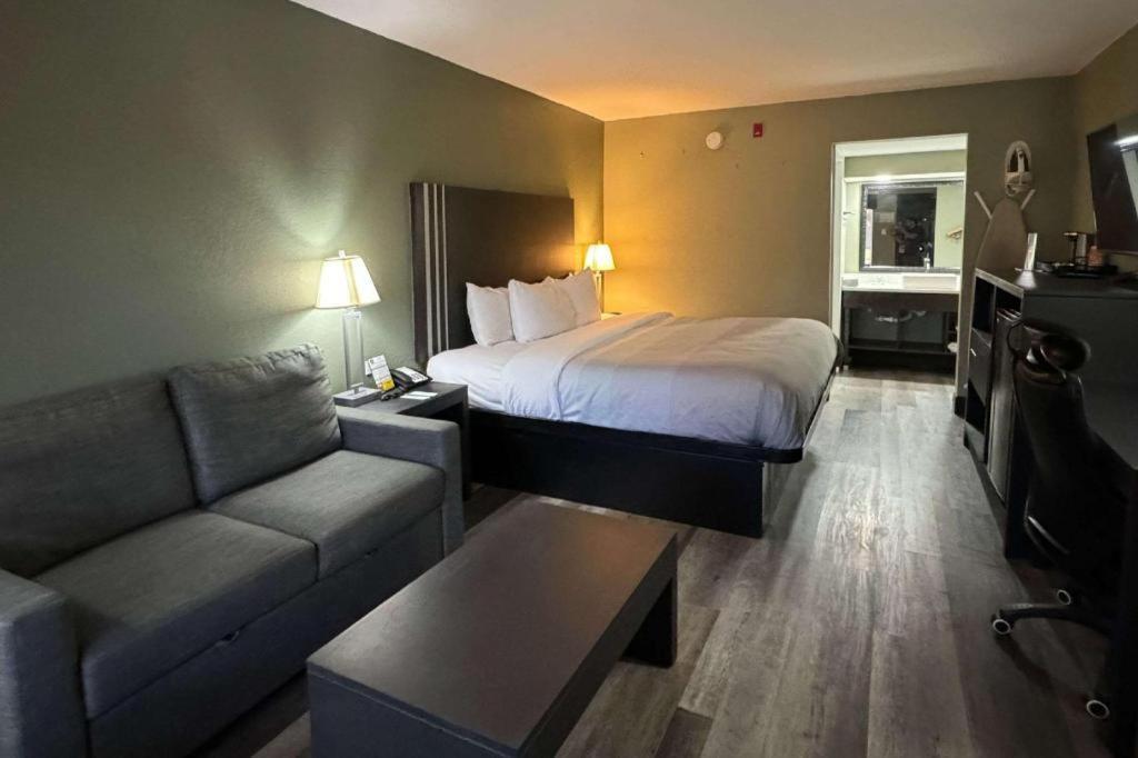 Quality Inn & Suites Near Панама-Сити Экстерьер фото