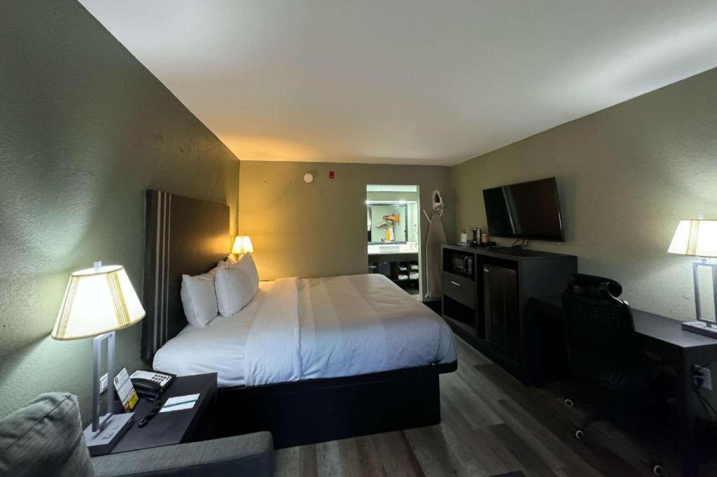 Quality Inn & Suites Near Панама-Сити Экстерьер фото