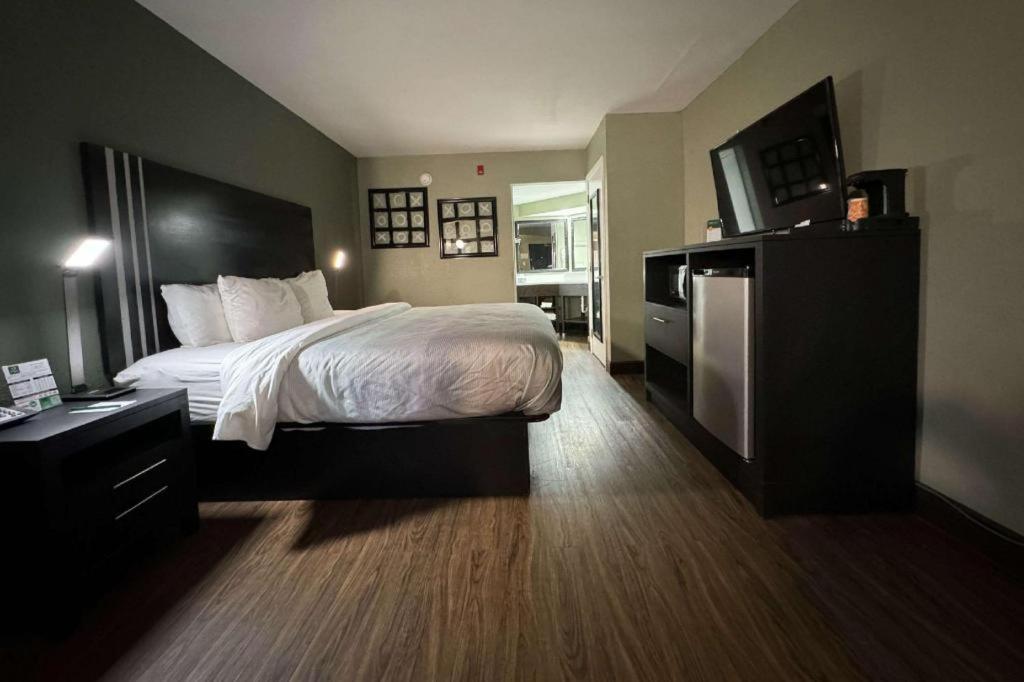 Quality Inn & Suites Near Панама-Сити Экстерьер фото