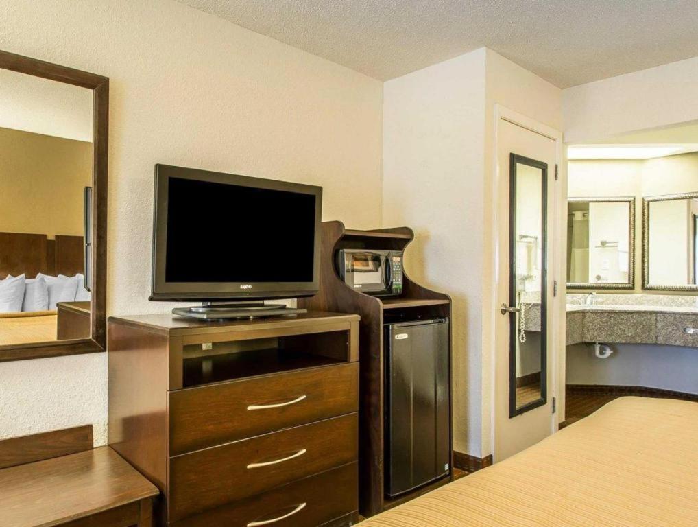 Quality Inn & Suites Near Панама-Сити Экстерьер фото