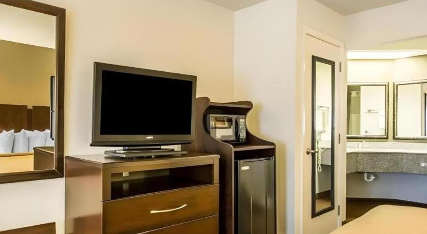 Quality Inn & Suites Near Панама-Сити Экстерьер фото