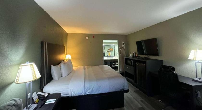 Quality Inn & Suites Near Панама-Сити Экстерьер фото