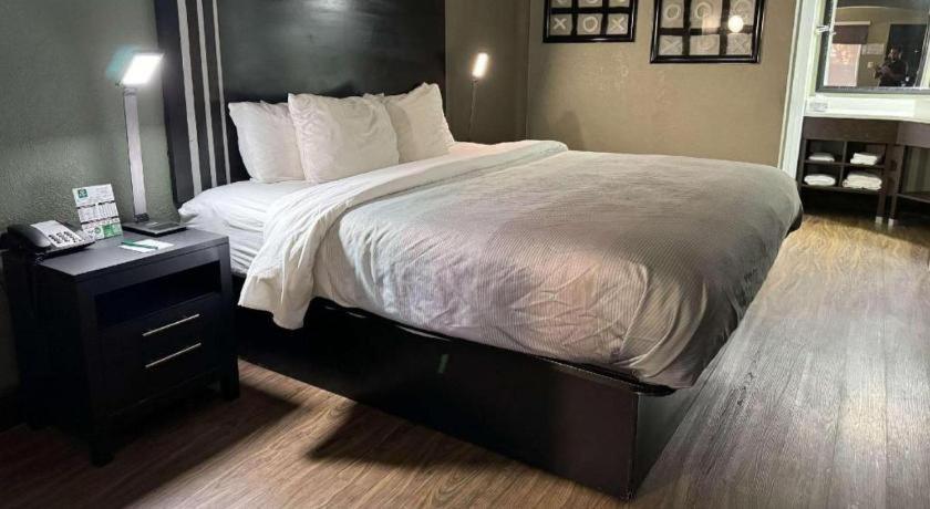 Quality Inn & Suites Near Панама-Сити Экстерьер фото