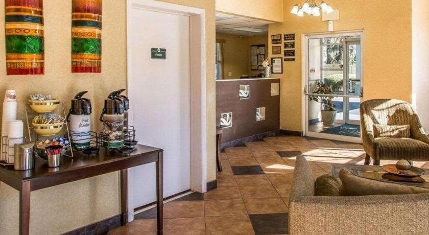 Quality Inn & Suites Near Панама-Сити Экстерьер фото