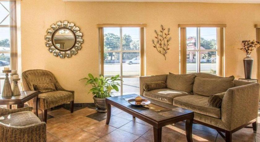 Quality Inn & Suites Near Панама-Сити Экстерьер фото