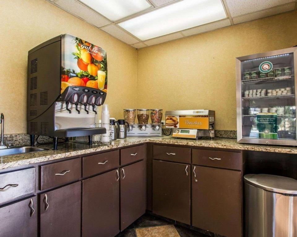 Quality Inn & Suites Near Панама-Сити Экстерьер фото